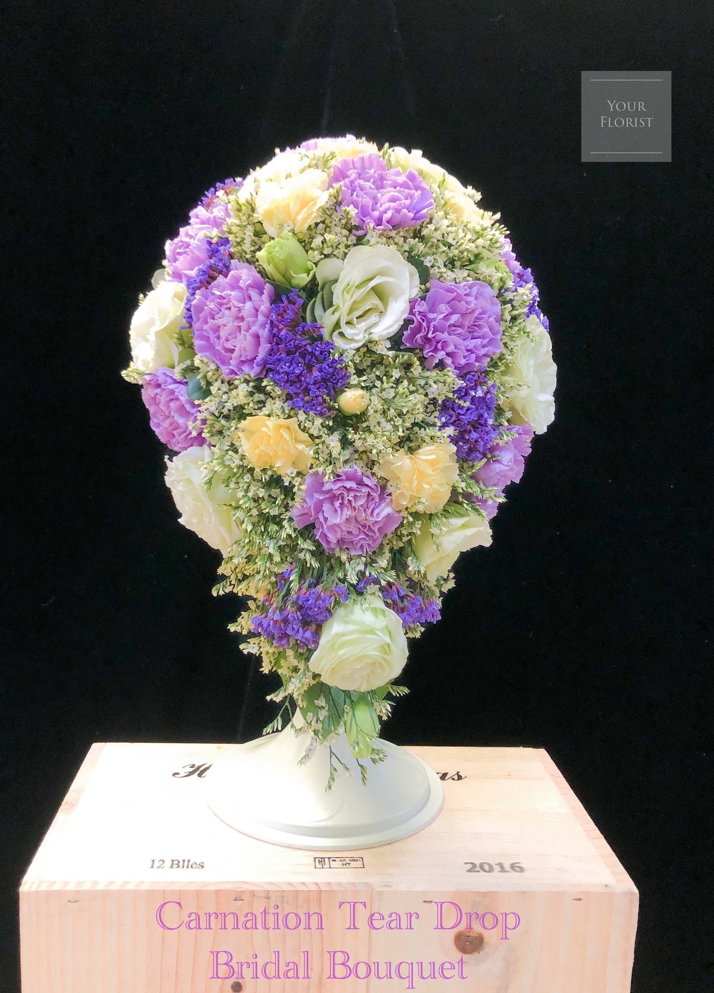 Tear Drop Bridal Bouquet 水滴型鐵線花球