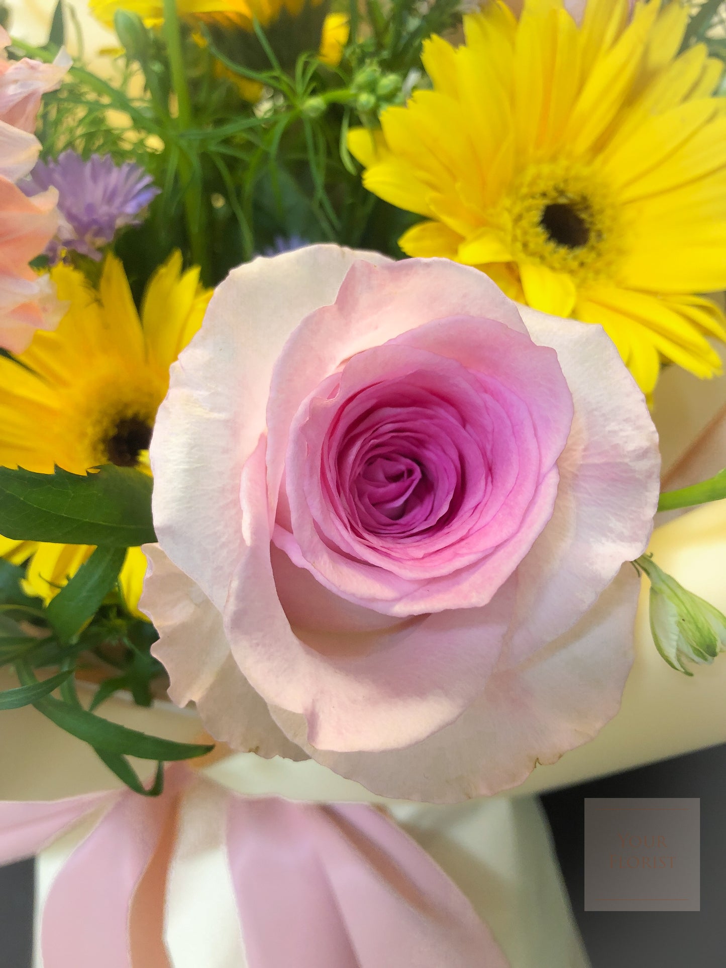 Gerbera & Rose Table Flower (mini size good for reception)