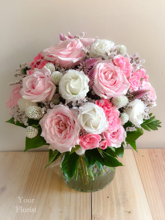 Pink Rose with Mini Carnation Bouquet 粉紅玫瑰小丁花束